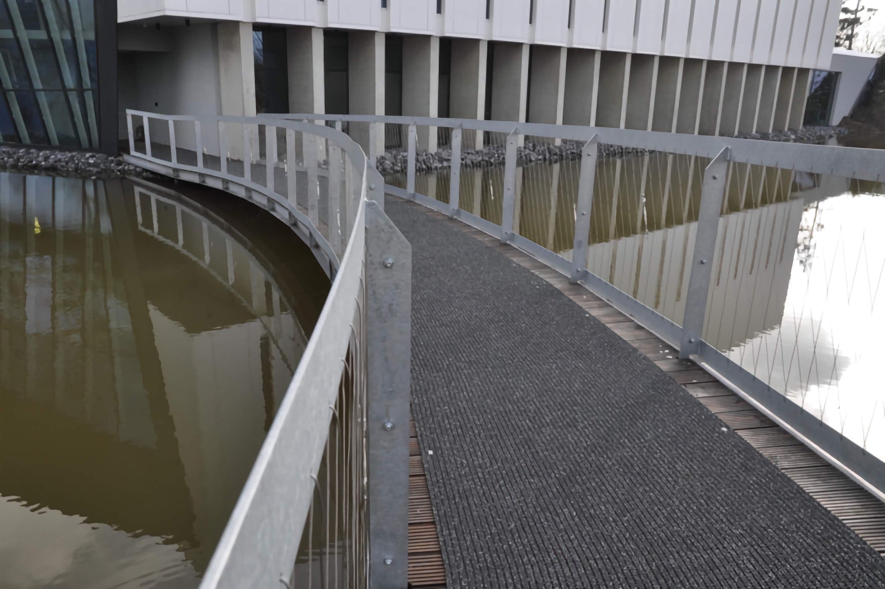Scrape outdoor antraciet, sfeer 1